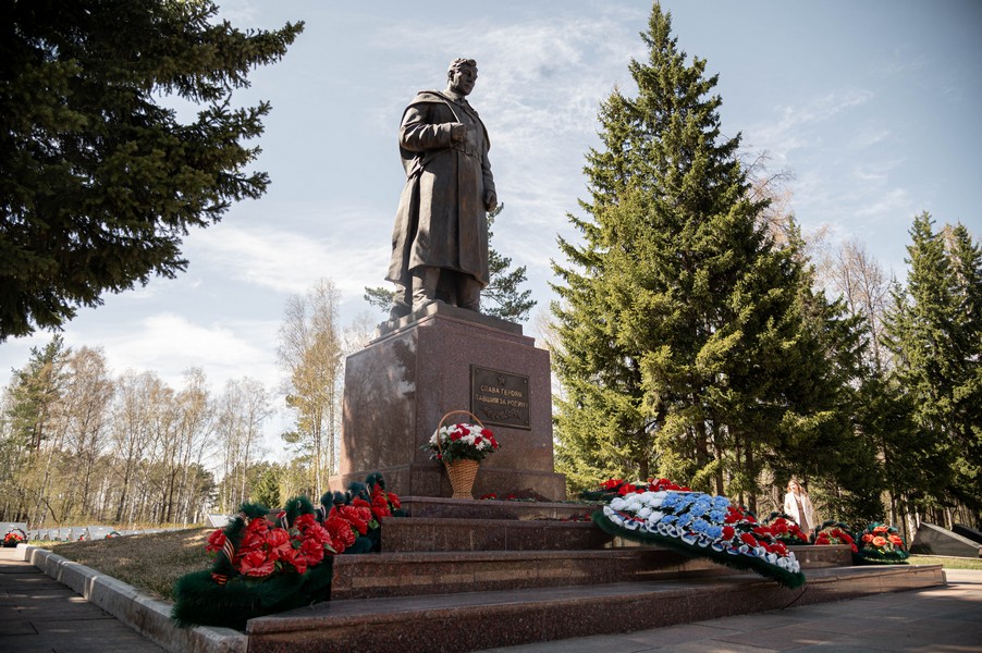 На Южном мемориальном кладбище Томска была совершена общегородская панихида