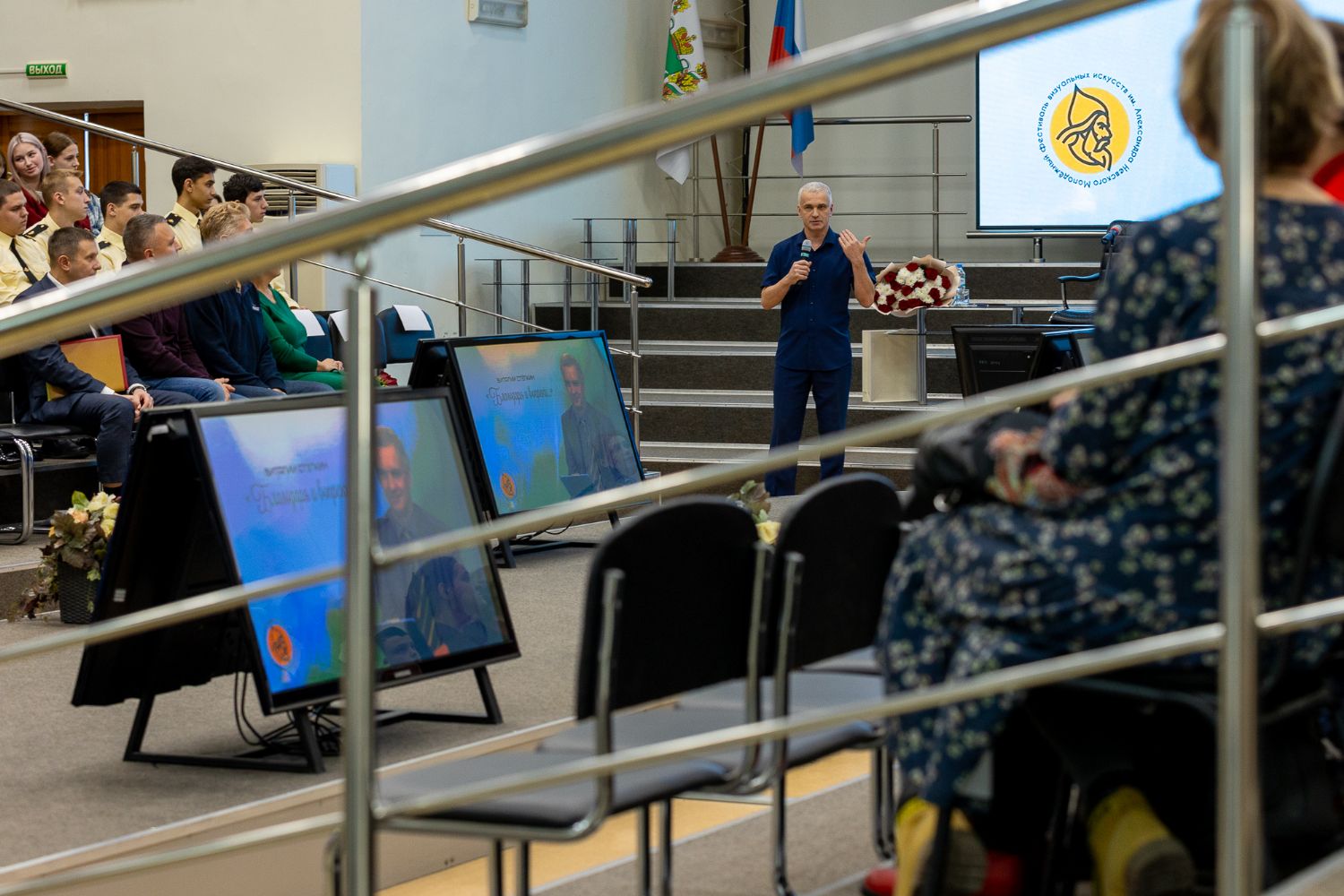 Представители Знаменского храма поздравили Виталия Степкина с юбилеем