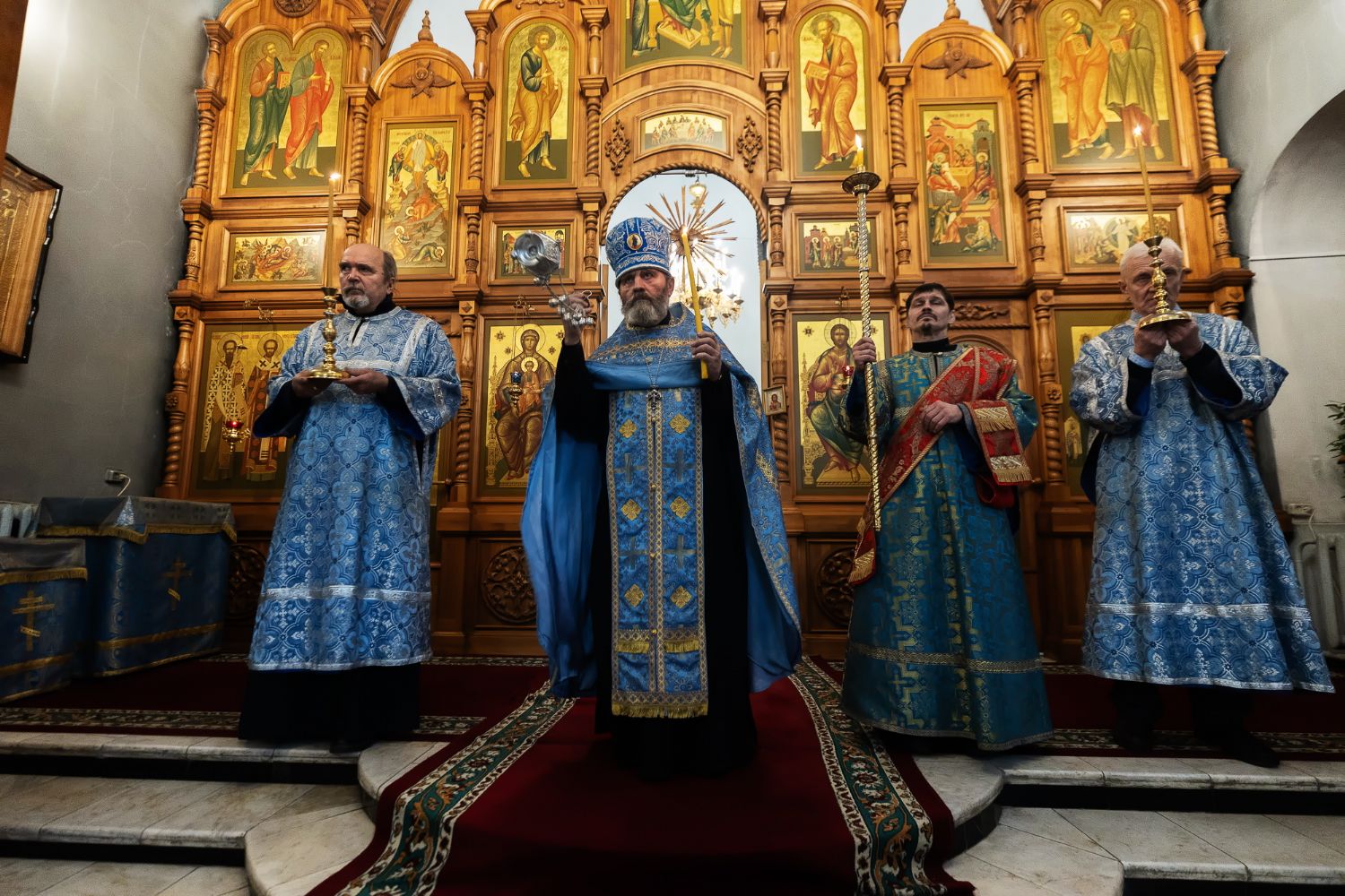 Знаменский храм торжественно встретил престольный праздник и 20-летие освящения придела