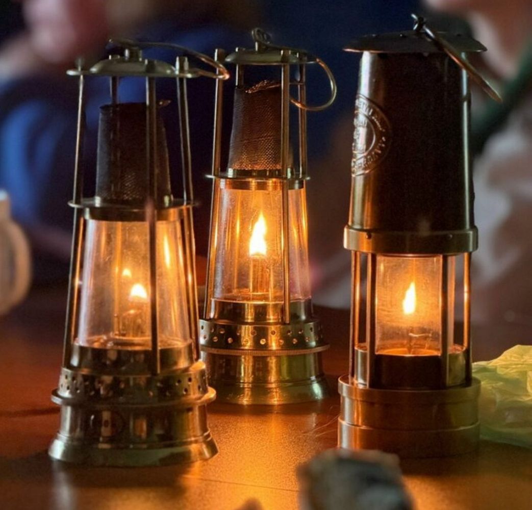 Делегация Знаменского храма доставила Вифлеемский Огонь в Томск