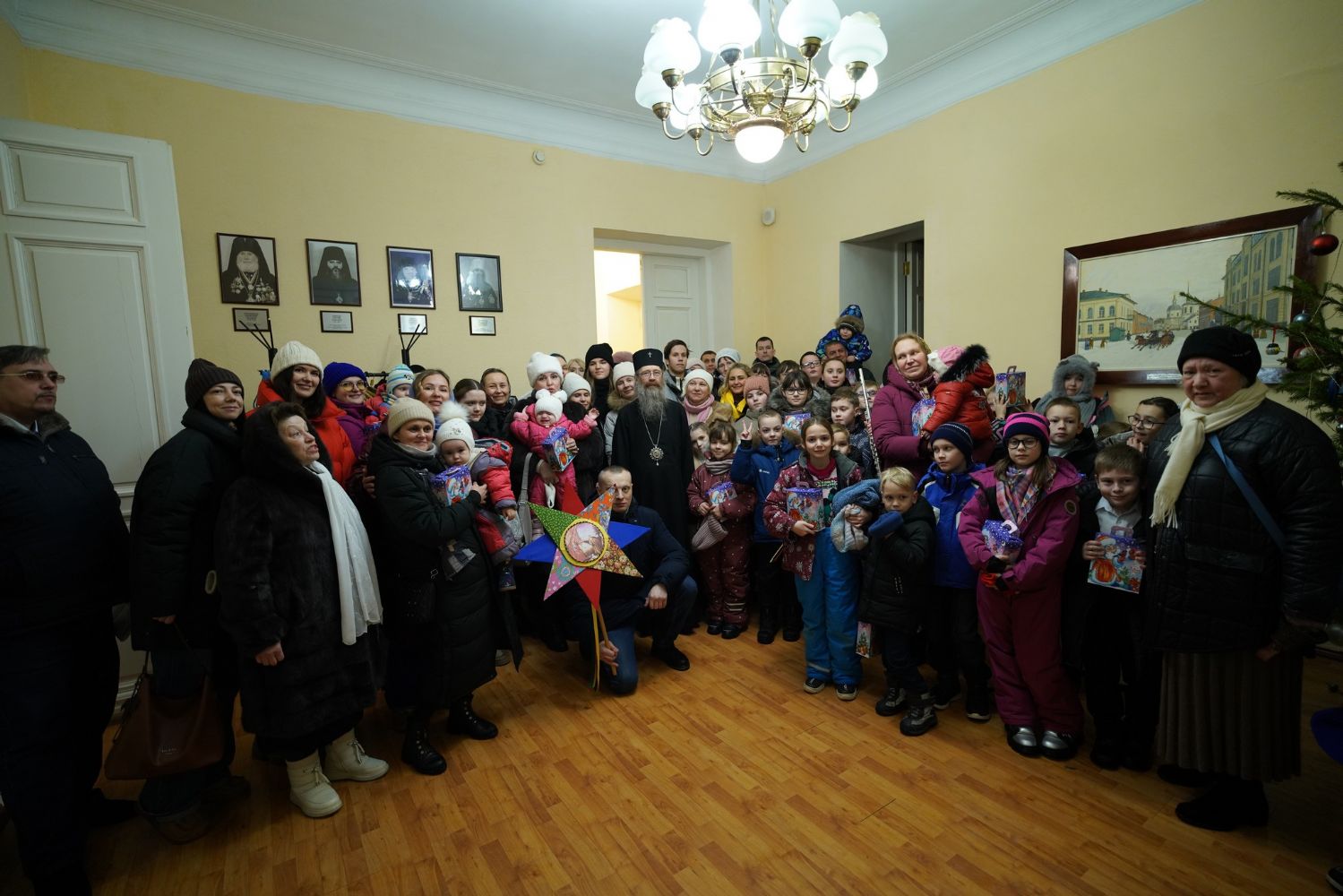 Дети воскресной школы Знаменского храма поздравили митрополита Ростислава с Рождеством