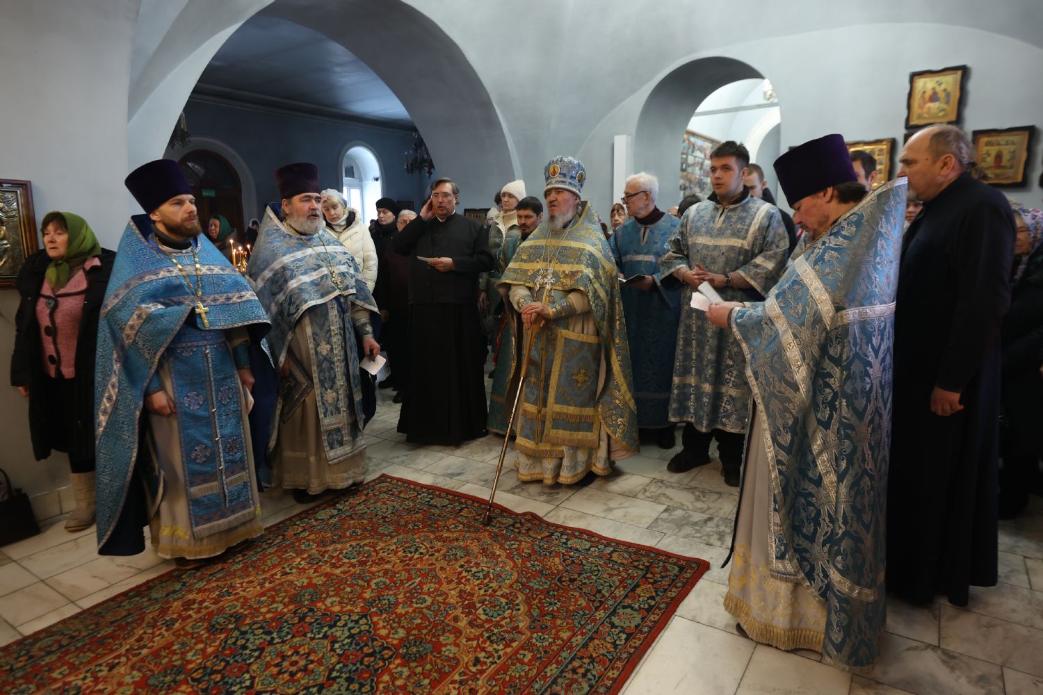 В Знаменском храме встретили праздник Сретения Господня