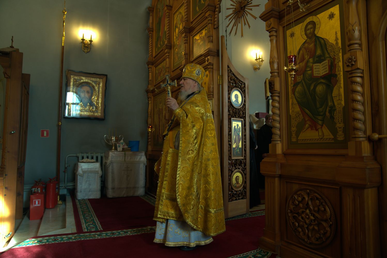 В Знаменском храме совершена Божественная литургия в Неделю сыропустную (Прощеное воскресенье)