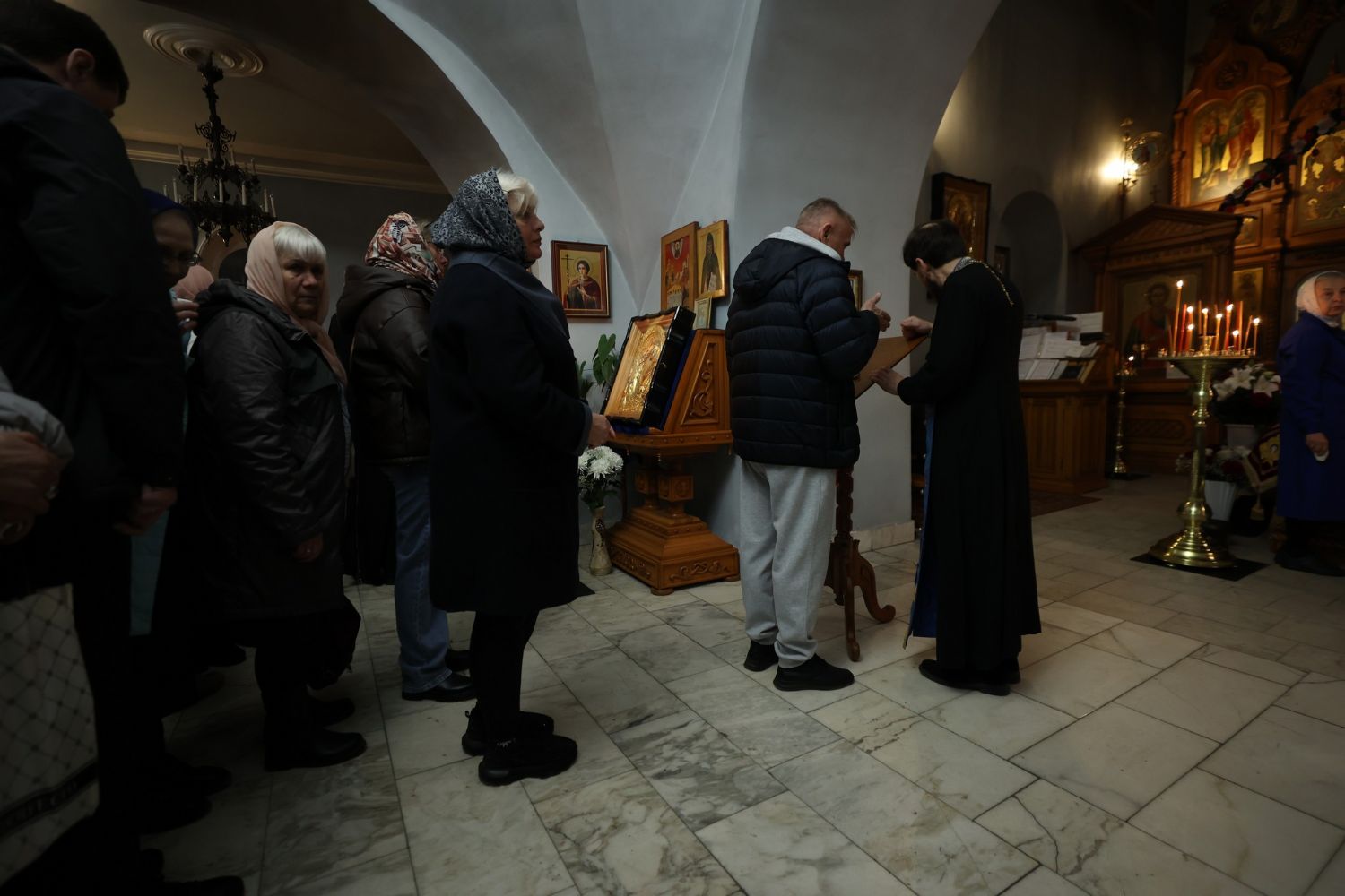 В Великую субботу в Знаменском храме прошла общая исповедь