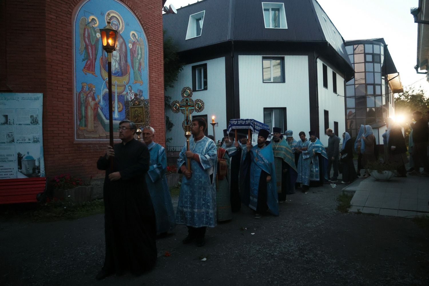В Знаменском храме совершен чин погребения  Пресвятой Богородицы